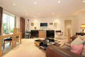 2 bedroom Flat for s...